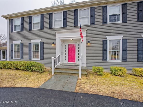 11 Fenway Drive, Loudonville, NY 12211