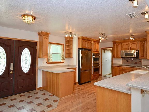 4th image of 2808 W Huron Dr
