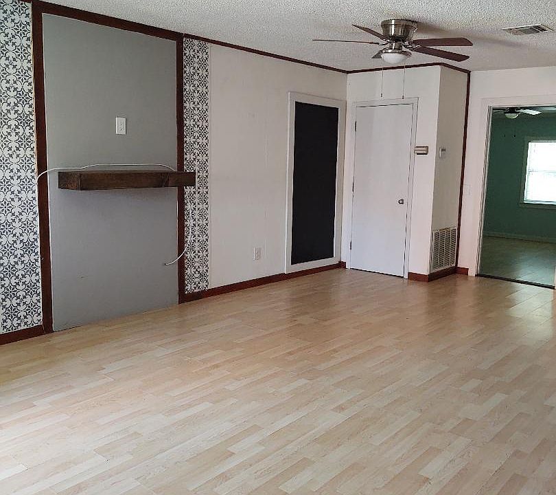 1st image of 1004 D St Unit A