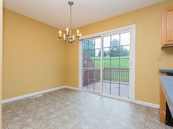 dining with deck access