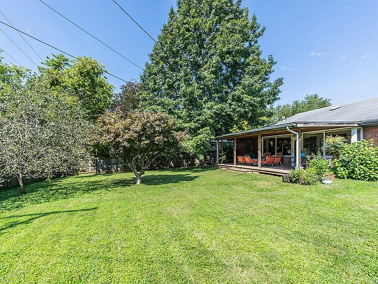 520 Albany Rd — Photo 26