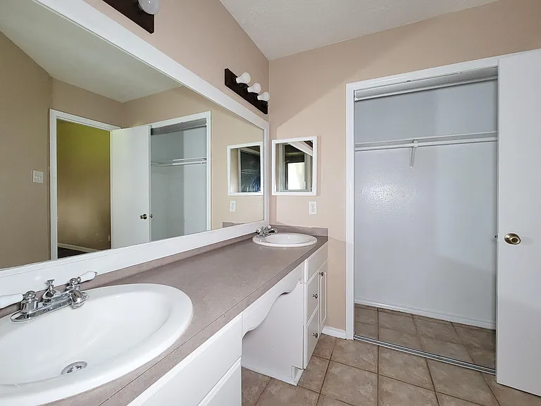 29002 Sedgefield St — Photo 22