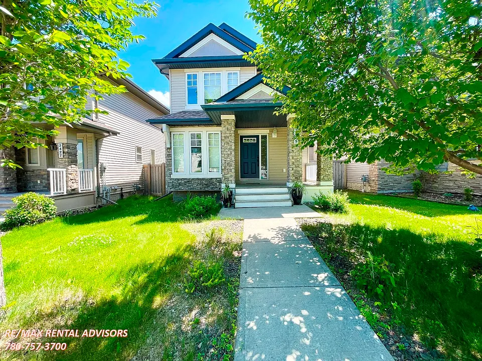 2429 Austin Cres SW