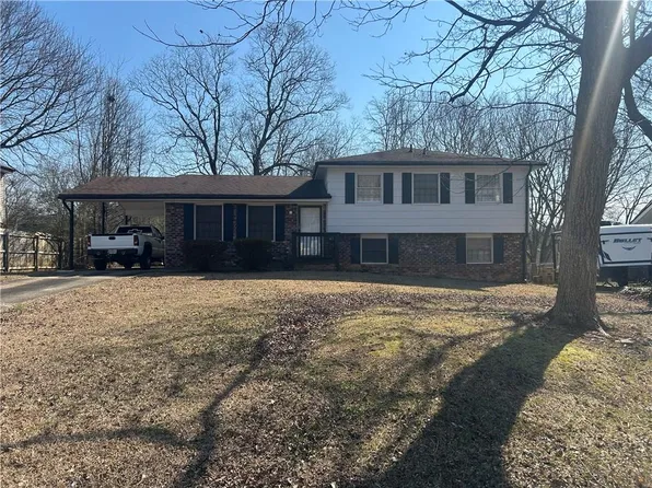 5778 Northfield Dr, Ellenwood, GA 30294