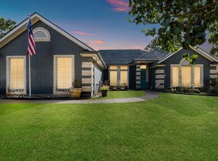 102 Oakwood Pl, Joshua, TX 76058