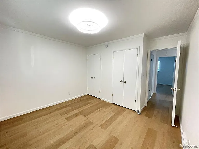 32827 Dover Ave — Photo 35