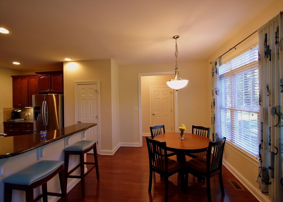 1st image of 114 Cabana Dr