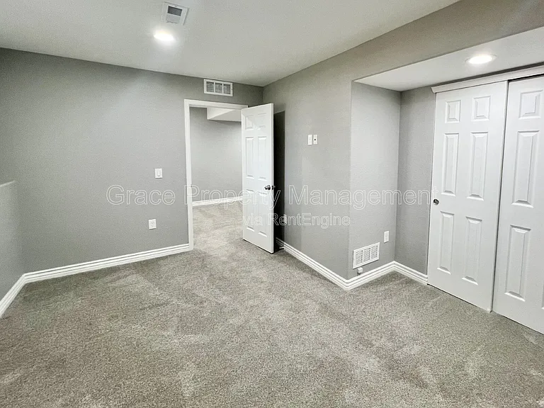 5574 S Buchanan St — Photo 23