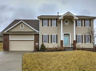 17325 Oakbrook Cir, Omaha, NE 68118