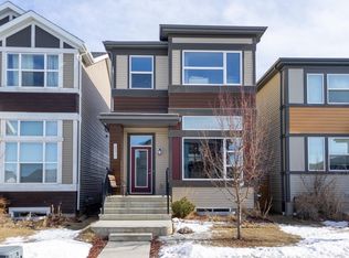 631 36th St SW, Edmonton, AB T6X 2G5