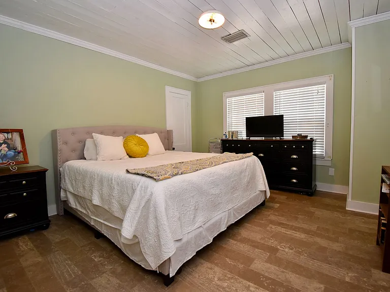 708 Tech Dr — Photo 10