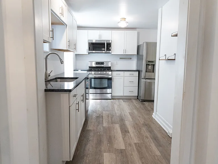 303 E Main St — Photo 8