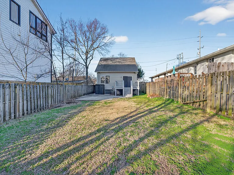1103 Summit Ave — Photo 29
