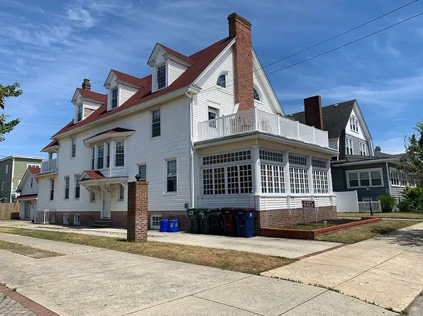 15 S Cornwall Ave, Ventnor, NJ 08406