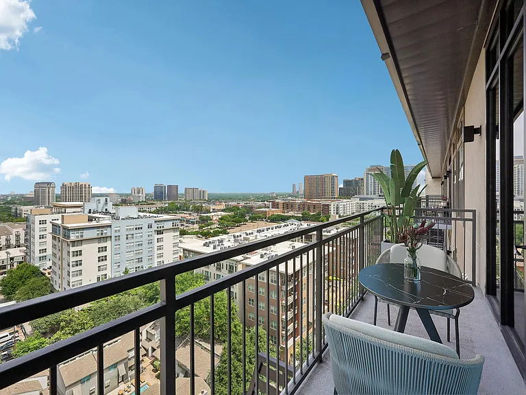 Residences at the Grove — Photo 73