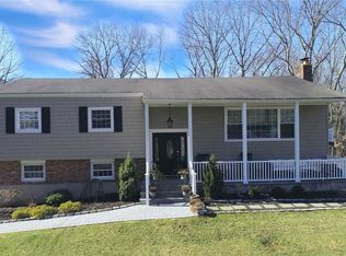 56 Roosevelt Ave, Commack, NY 11725