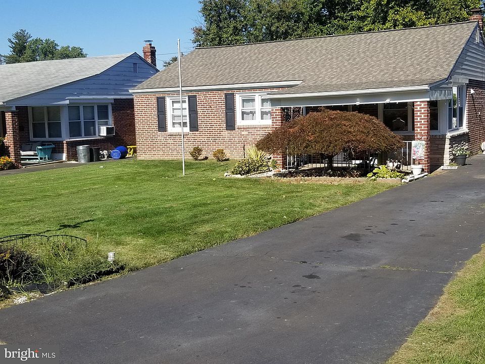 2nd image of 1019 Napfle Ave