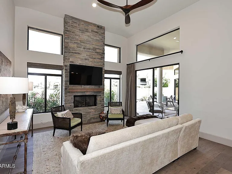 8334 E Jenan Dr — Photo 18