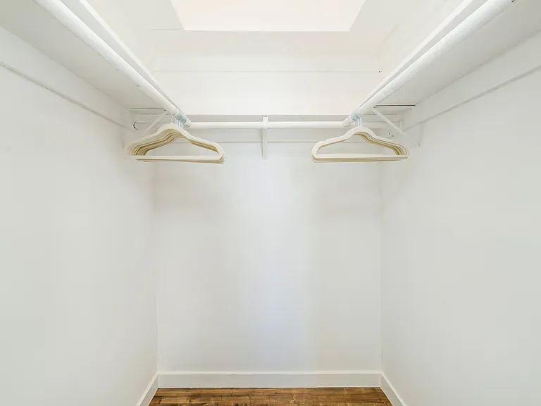 1378 S Beverly Blvd #404 — Photo 4