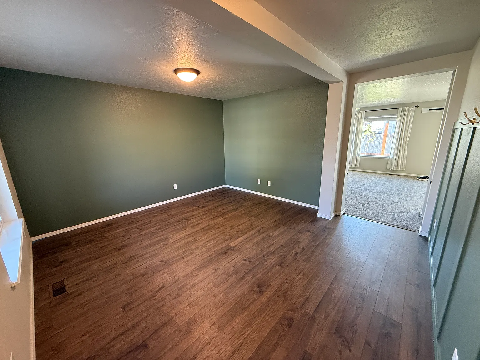 4 bed, 2054 sqft, $2,600 — Photo 2