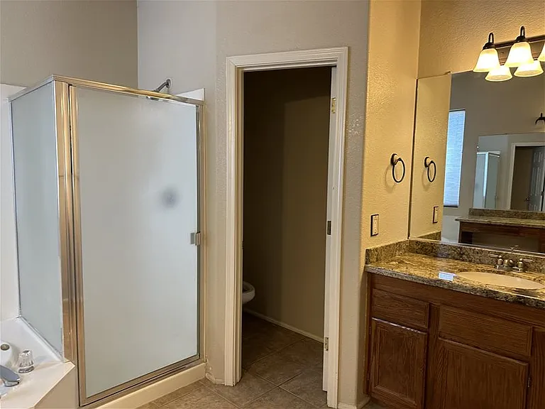 3320 N Lakeshore Ct — Photo 19
