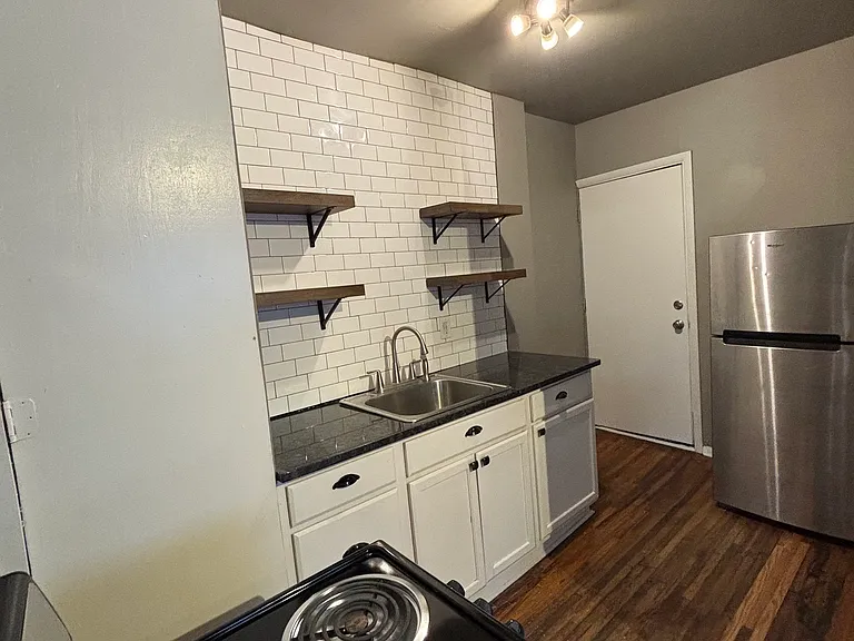 9 N College Ave #2 — Photo 11