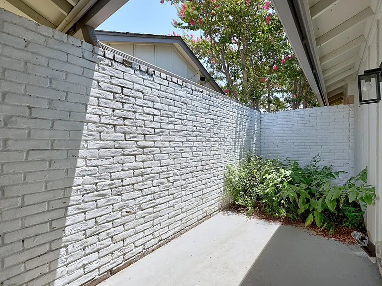 9445 Singing Quail Dr — Photo 23