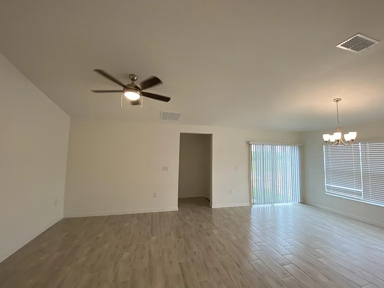 1132 Papaya Cir — Photo 4