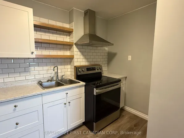 1072 Dundas St #3, London, ON N5W 3A6