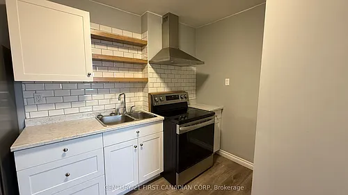 1072 Dundas St #3 Photo 1