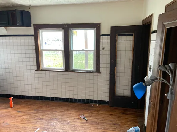 3720 E 110th St, Cleveland, OH 44105