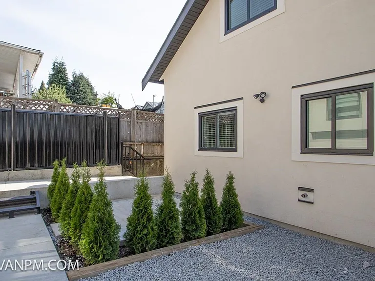 55XX Melbourne St #3 — Photo 13
