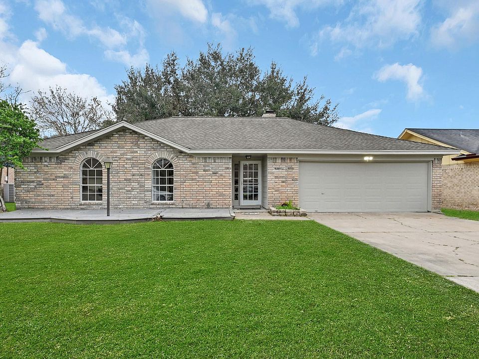 1st image of 1513 Kings Park Dr