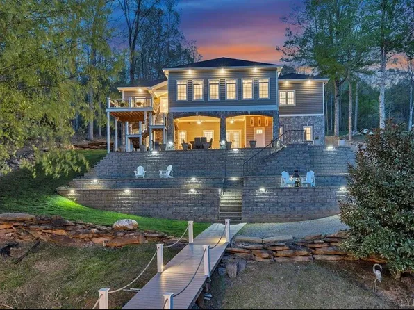 120 Lakewatch Cir, Moneta, VA 24121