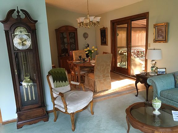 4th image of 1024 Zanzibar Ln N