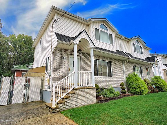 2nd image of 22 Sonia Ct