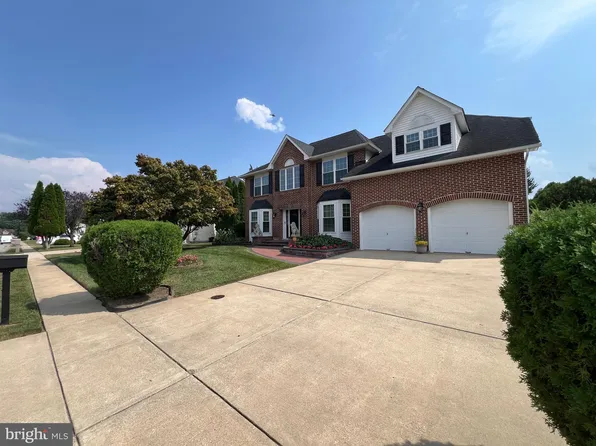 105 Hannum Dr, Bear, DE 19701