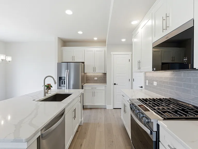 7389 Knapp Dr — Photo 12
