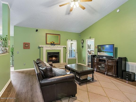 4th image of 400 Ashley Woods Ct