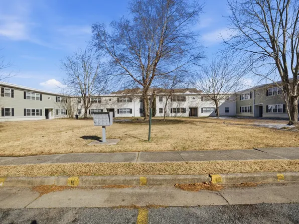 642 Dresden Dr #2, Newport News, VA 23601