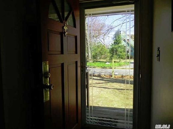 4th image of 145 Lakeview Ter