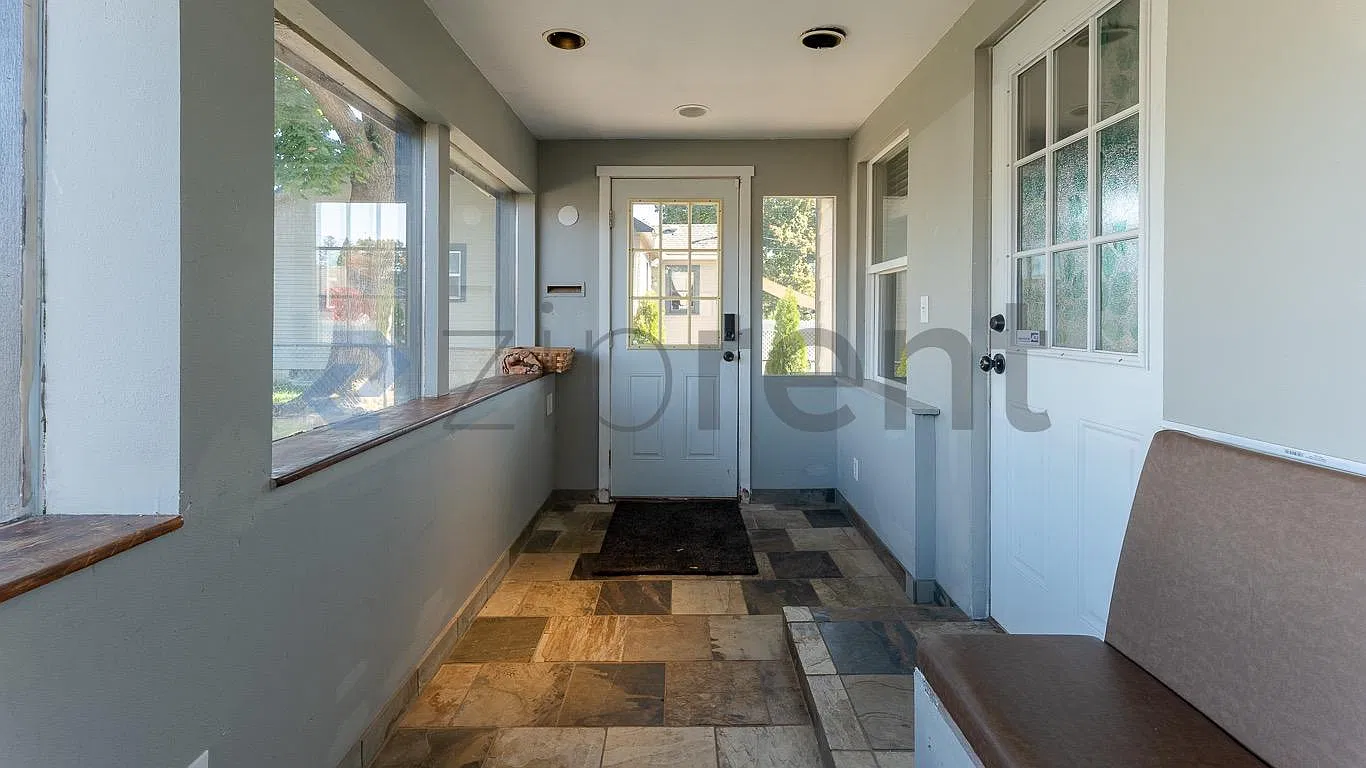 2 bed, 1217 sqft, $2,000 — Photo 4