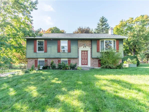 22384 Riverbend Dr E, Watertown, NY 13601
