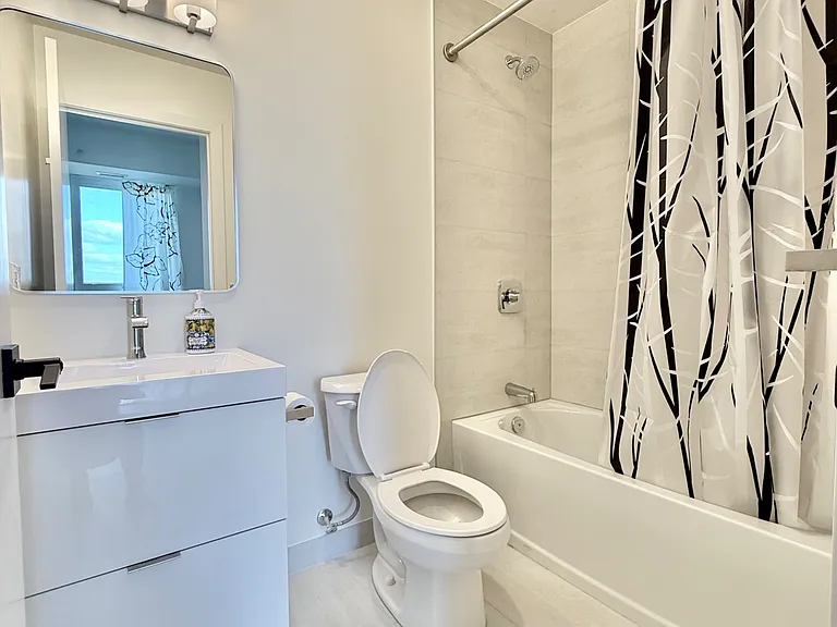 33 Erie Ave #1308 — Photo 8