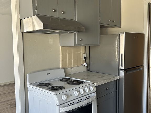 5th image of 507 Paris St #1