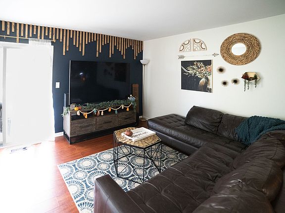 5th image of 511 Nicole Dr APT C