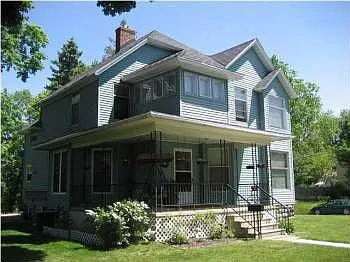 605 W Green St photo 1