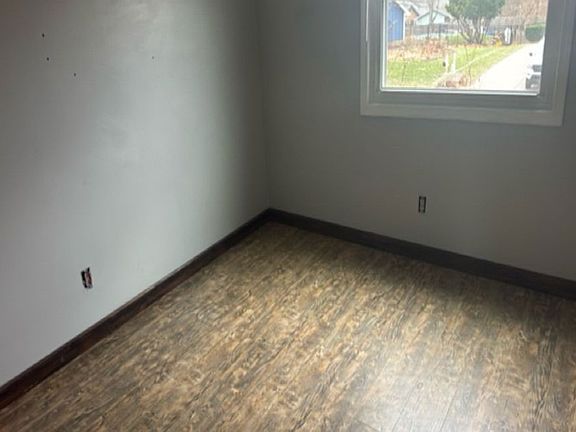 4th image of 371 Saint James Pl