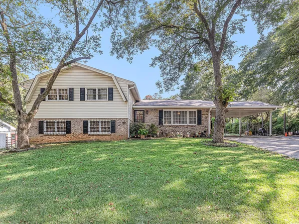 1667 Oxford Dr, Morrow, GA 30260