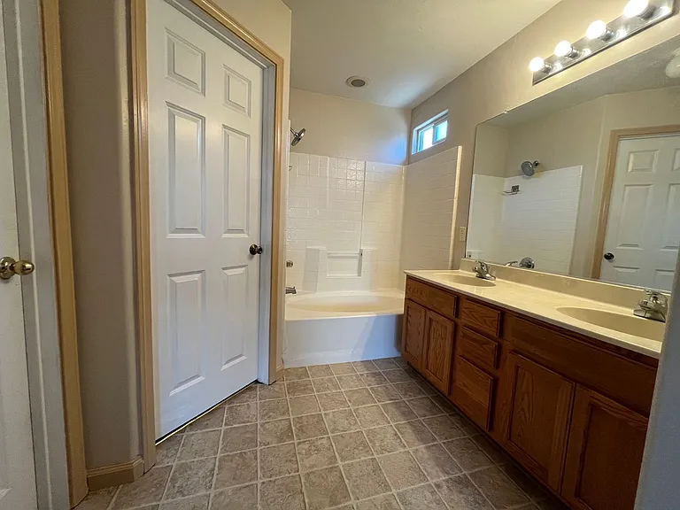 1030 S Vista St — Photo 14